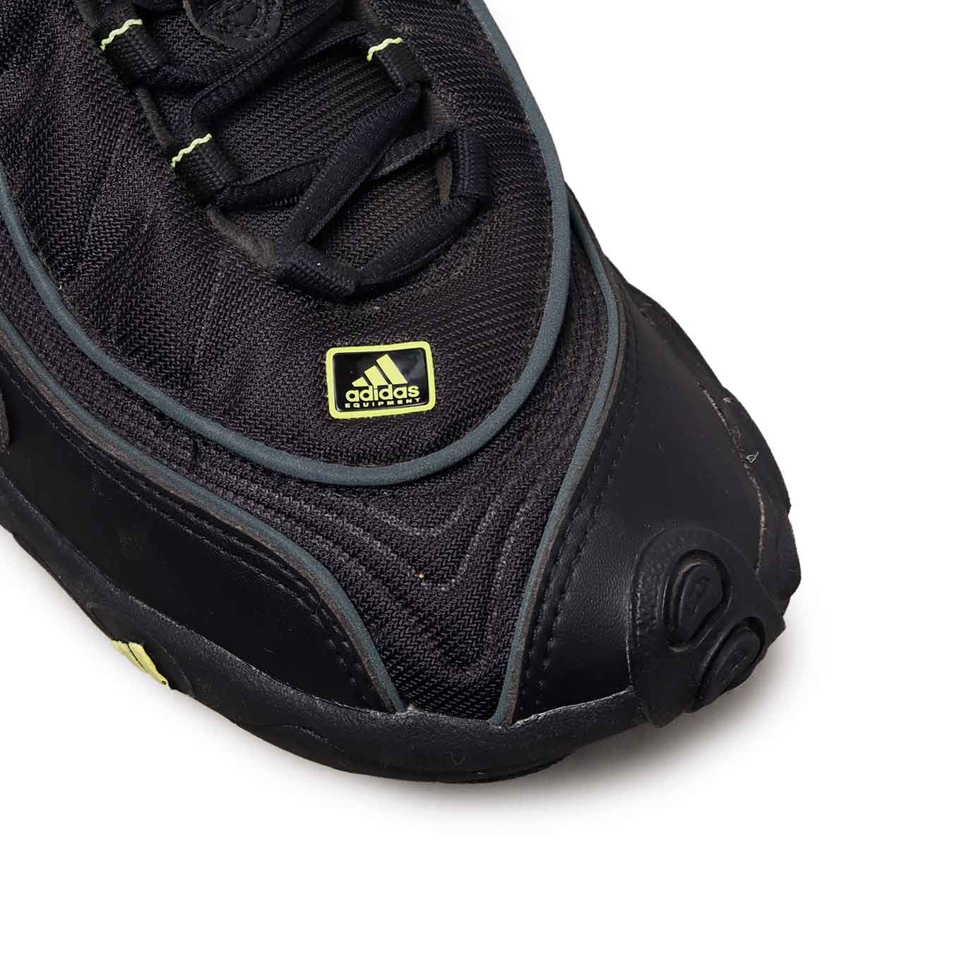 Tenis Adidas FYW 98