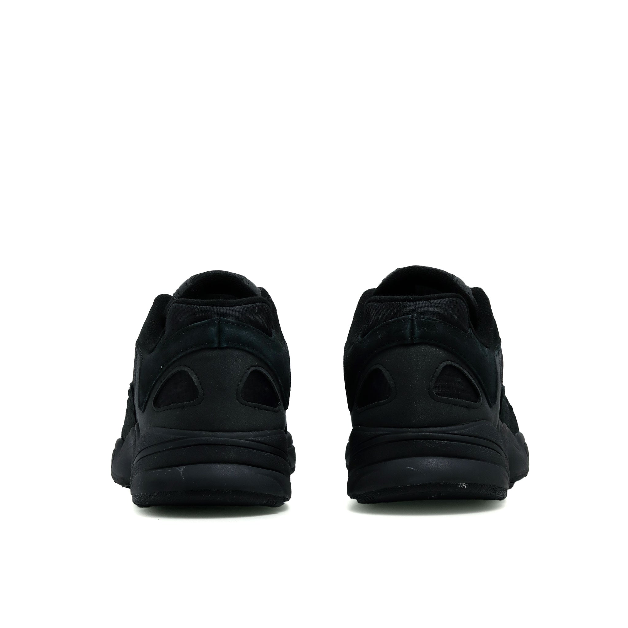 Tenis Adidas Yung 1