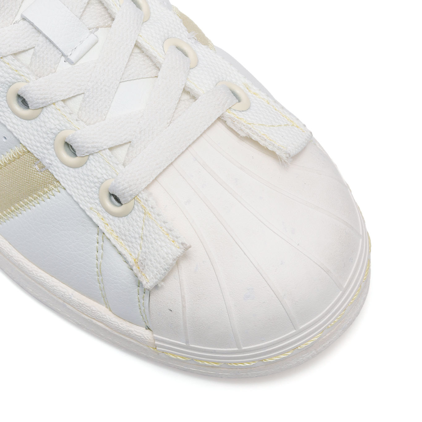 Tenis Adidas Superstar Parley