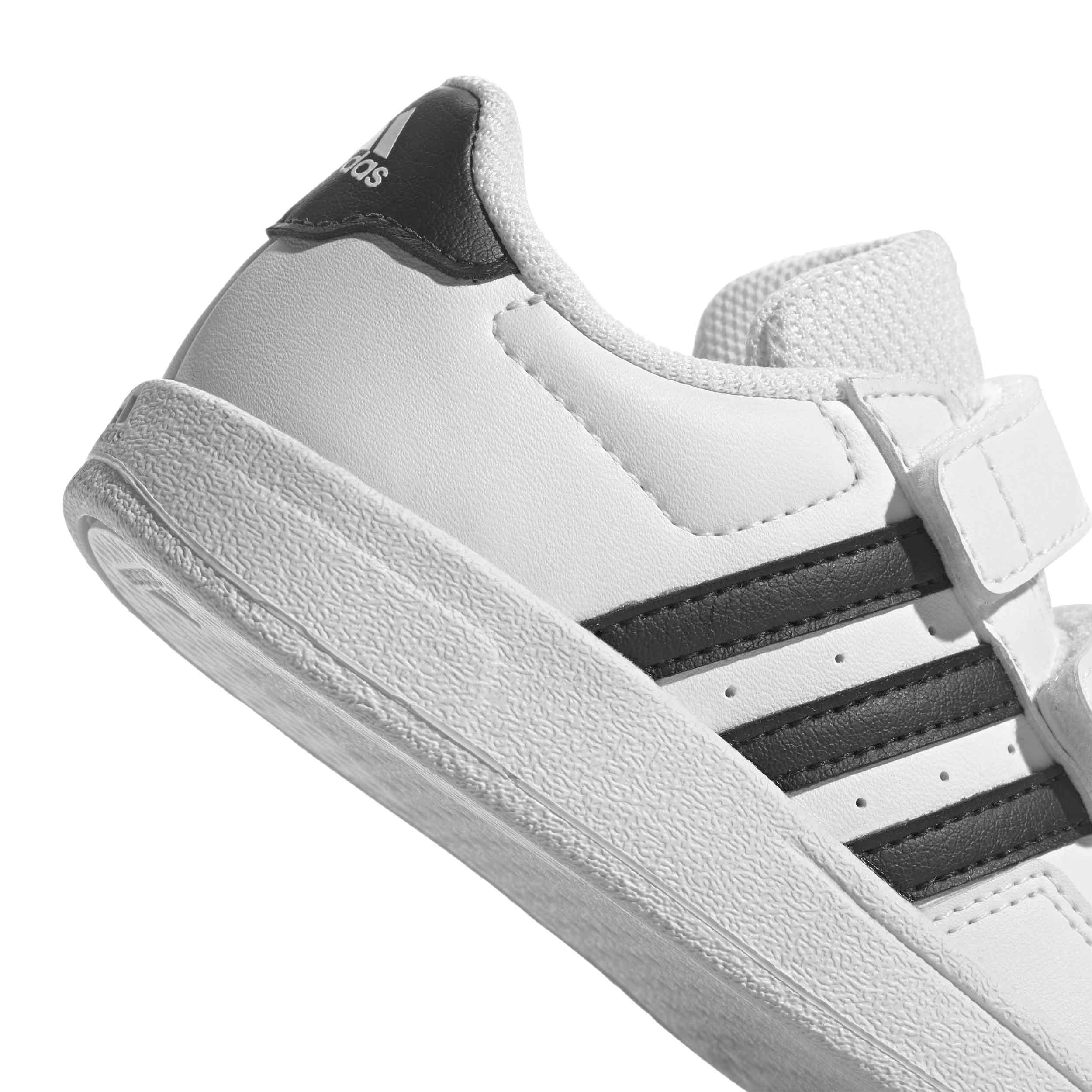 Tenis Adidas BREAKNET Niño