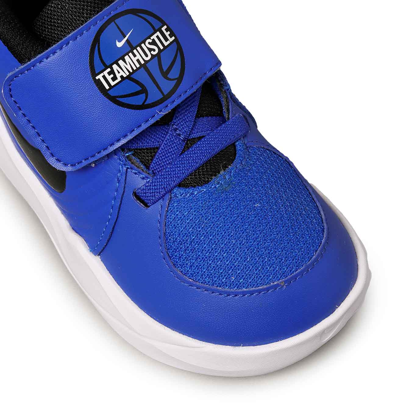 Tenis NIKE TEAM HUSTLE D 9