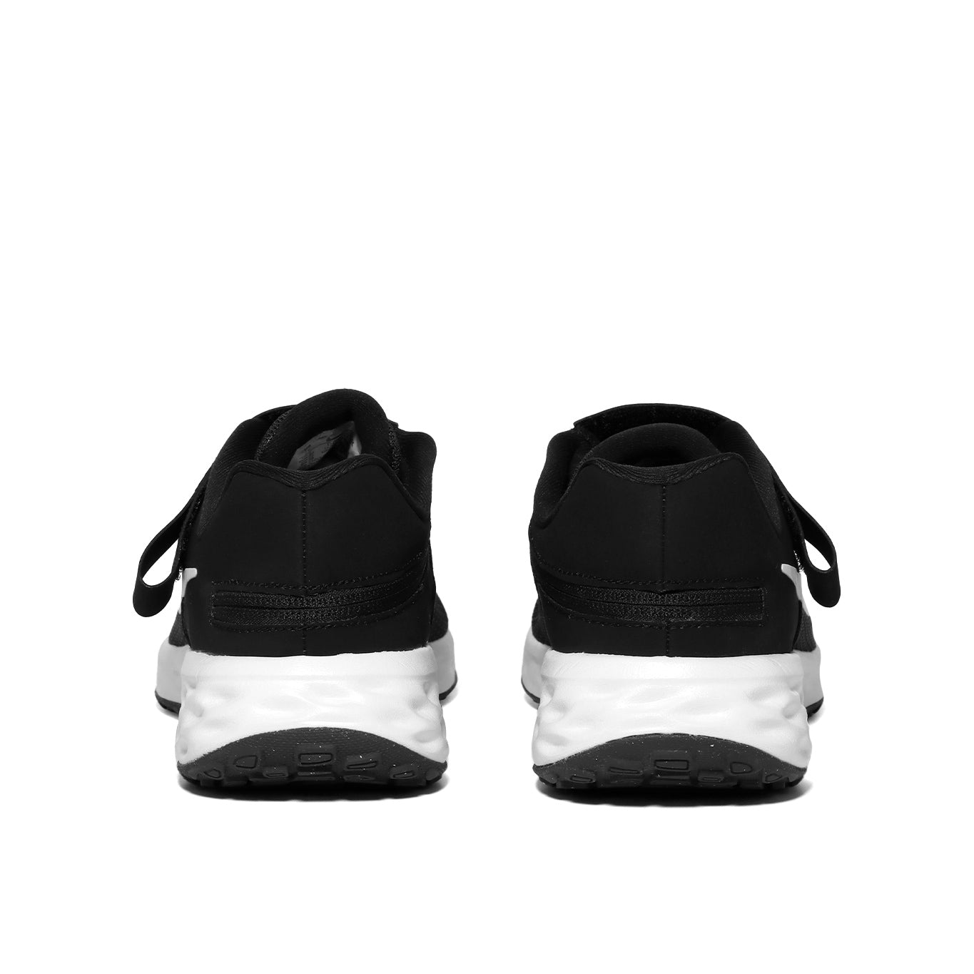 Tenis Nike Revolution