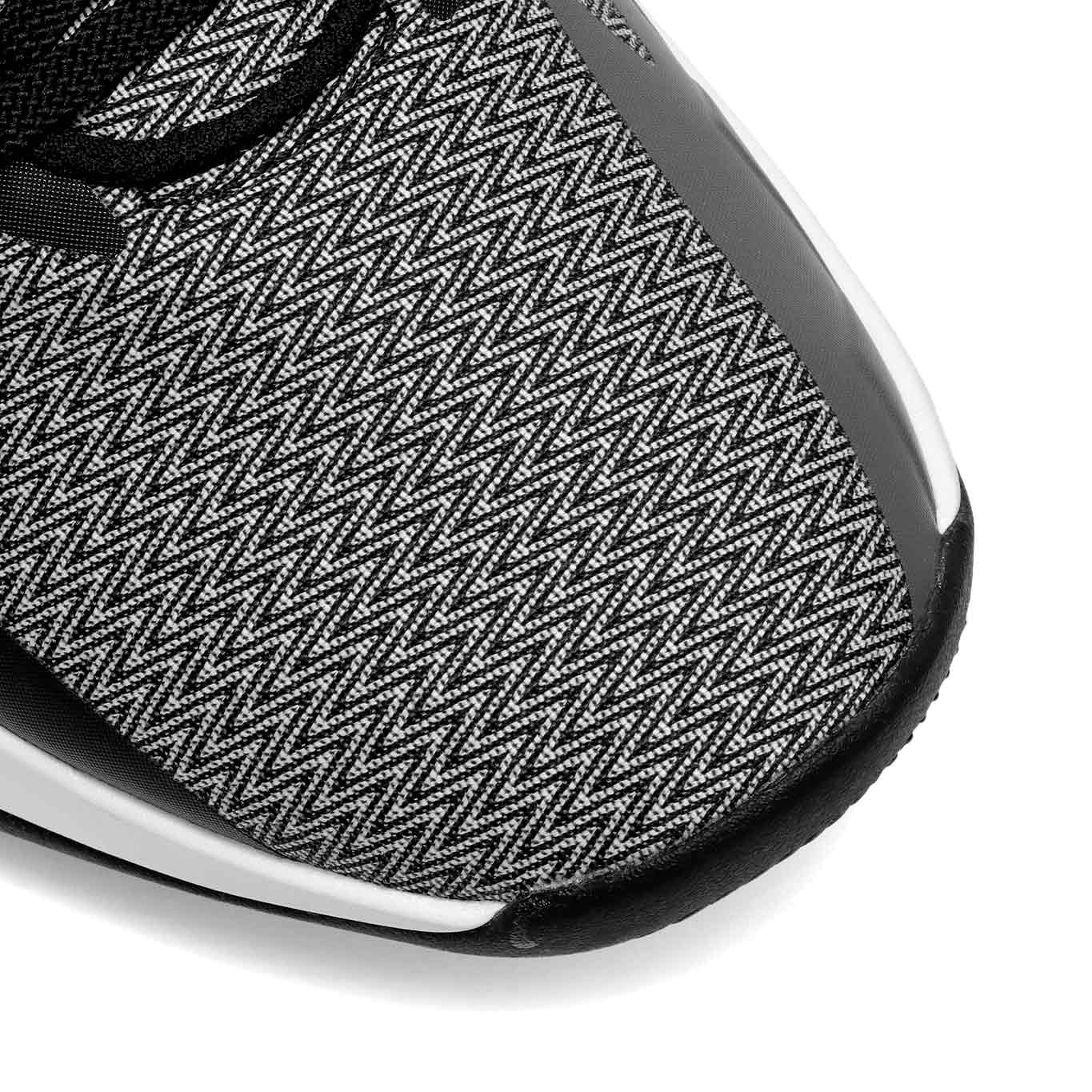 Tenis Nike Precision VI