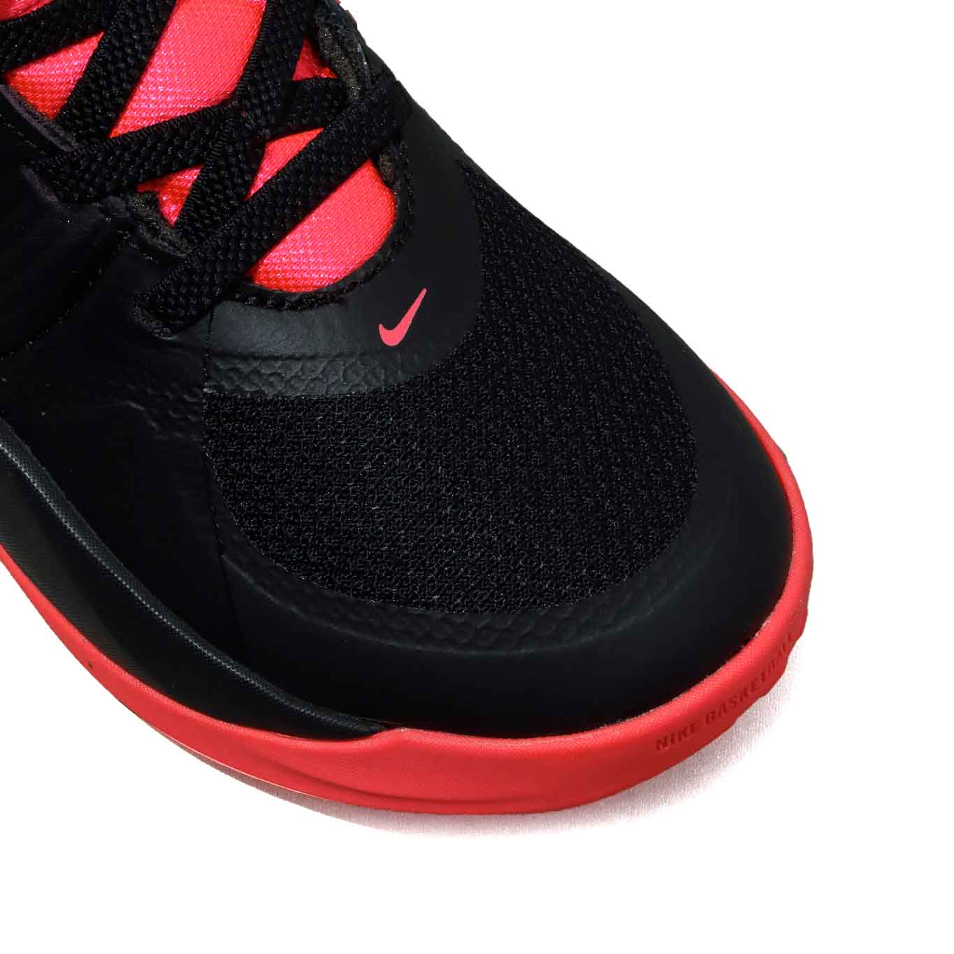 Tenis NIKE TEAM HUSTLE D 9