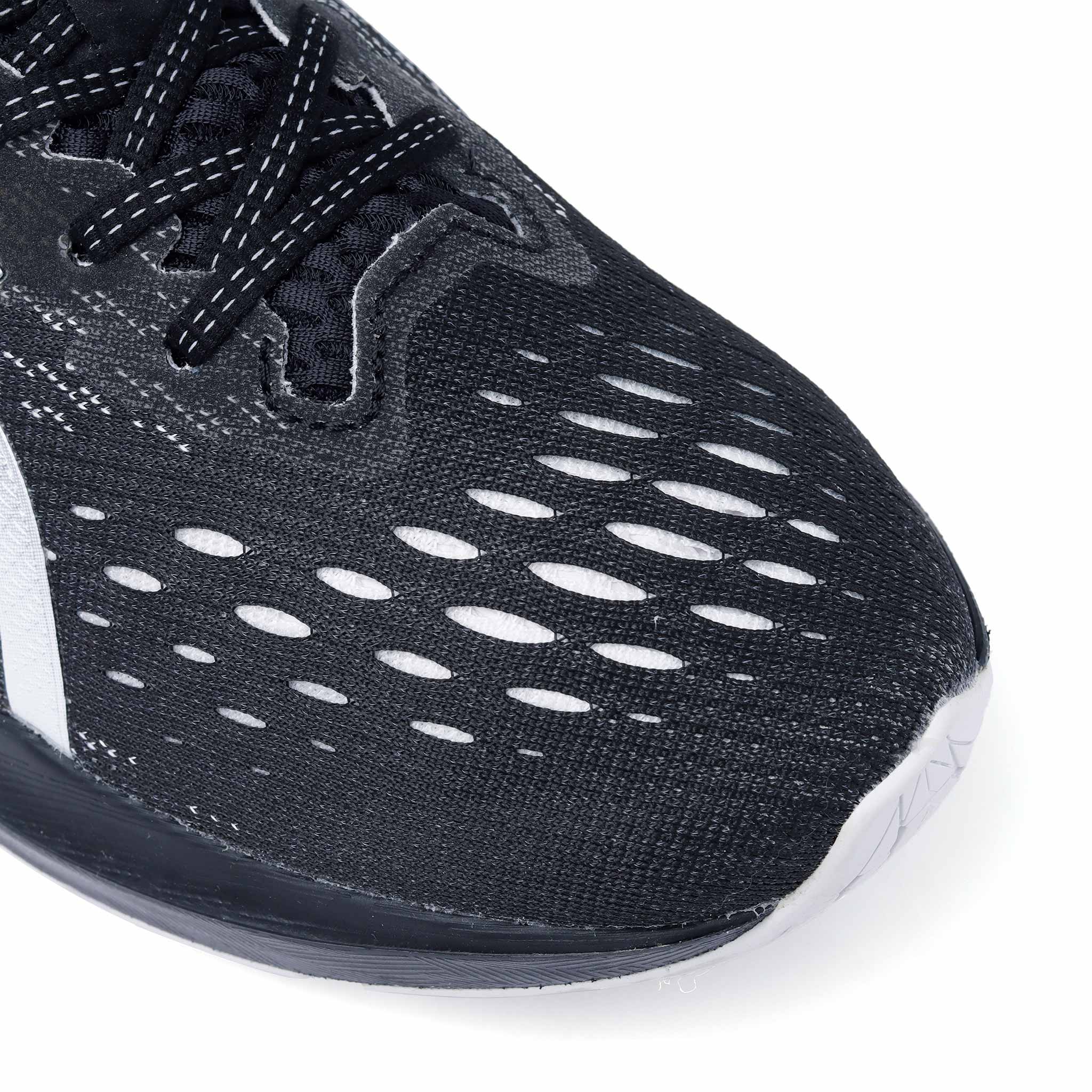 Tenis Asics Novablast 2