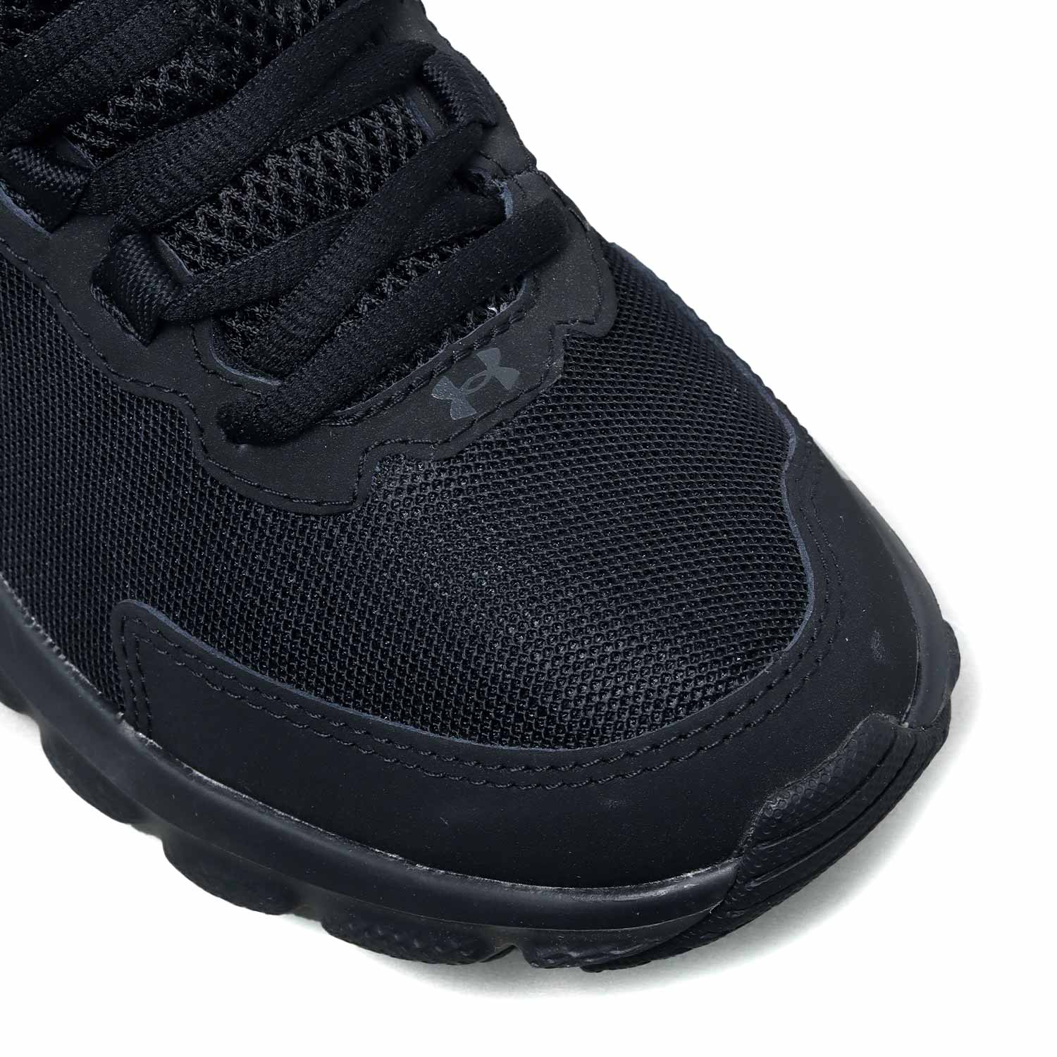Tenis UnderArmour Charged Assert