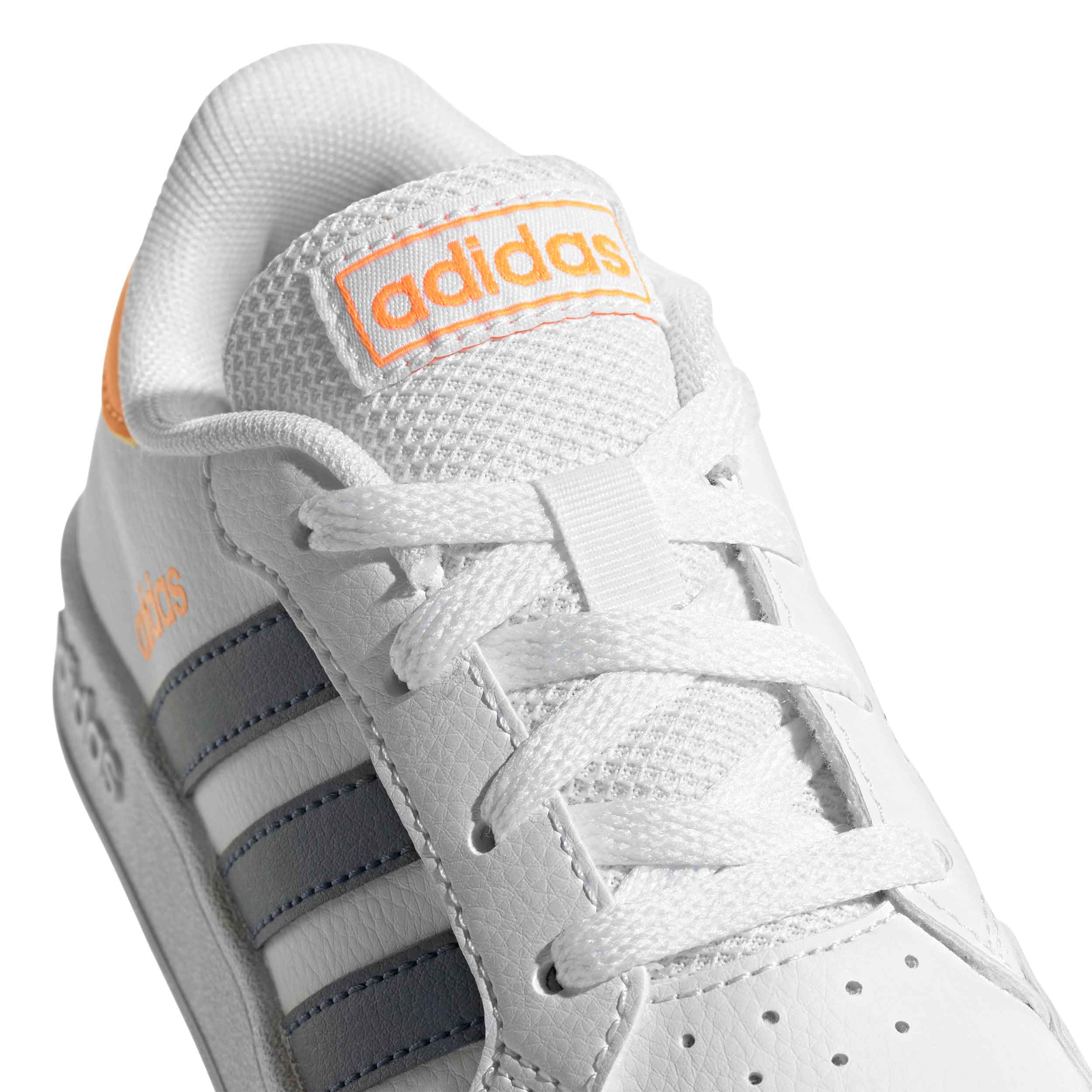 Tenis Adidas BREAKNET Niño