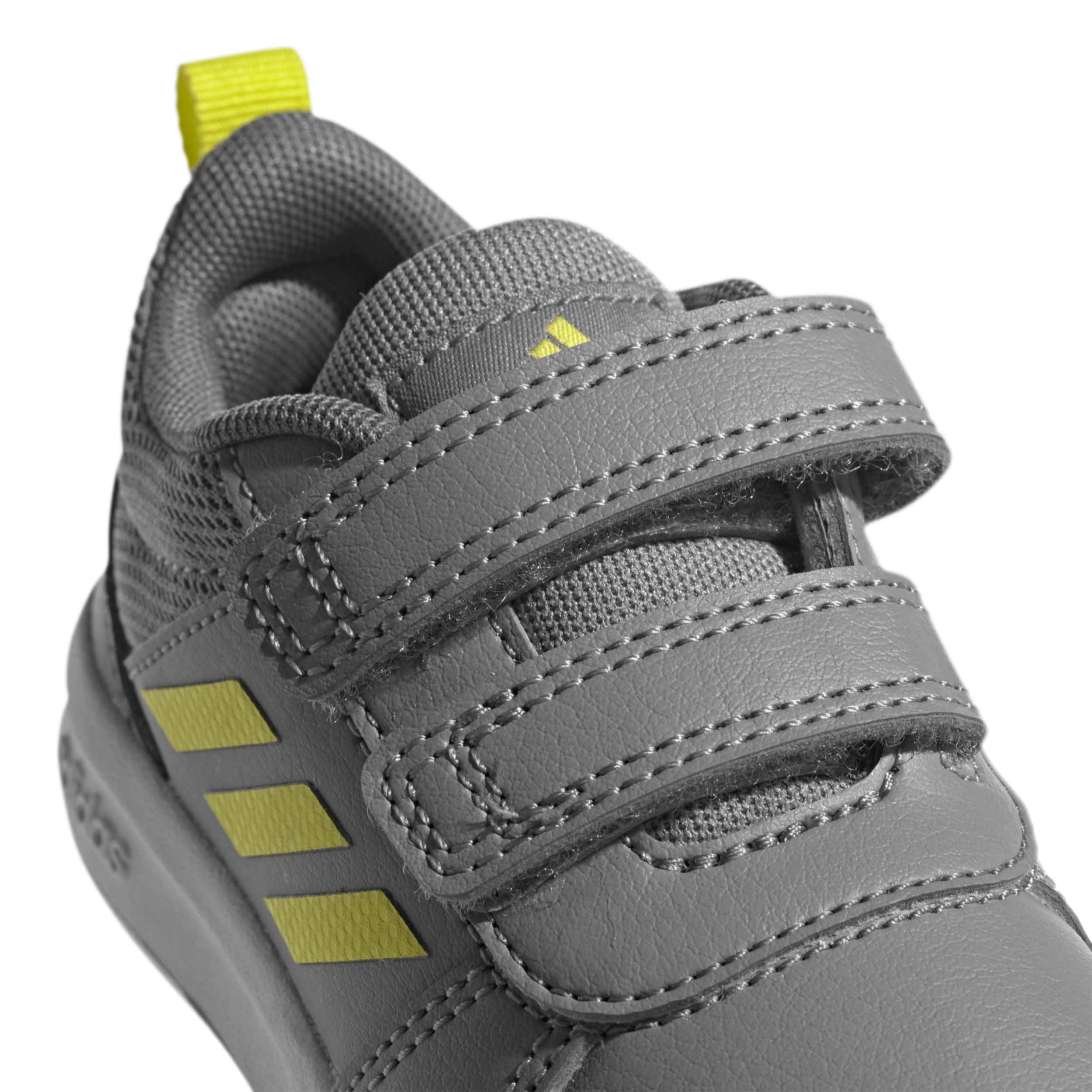 Tenis Adidas TENSAUR Niño