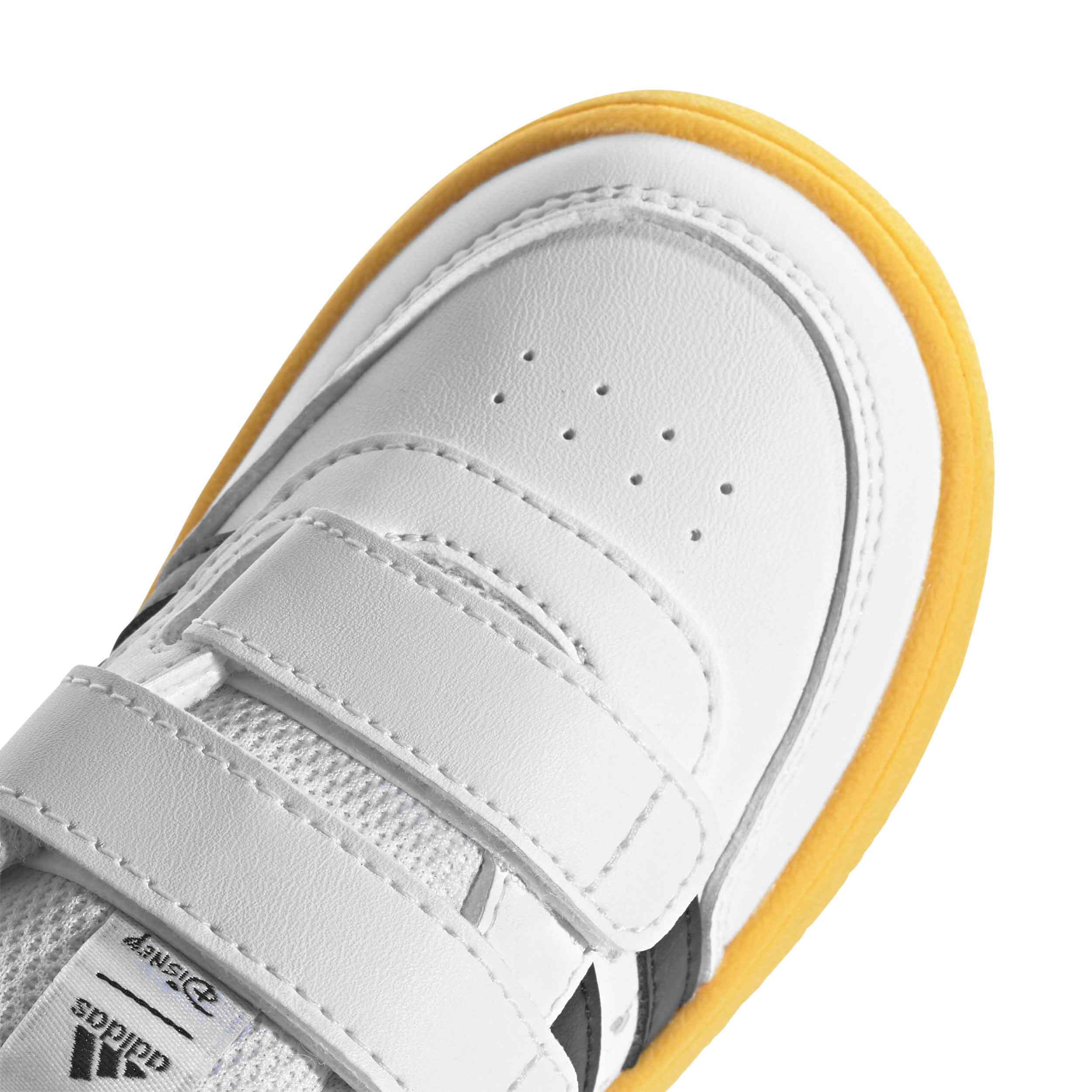 Tenis Adidas BREAKNET NIño