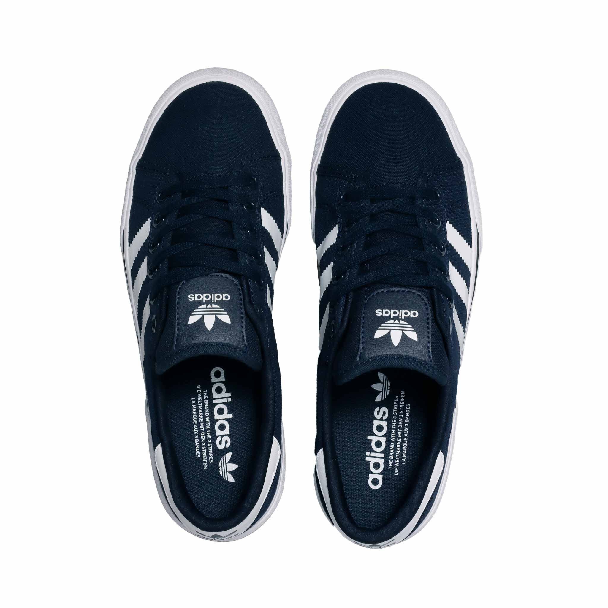 Tenis adidas the brand with the 3 best sale stripes precio